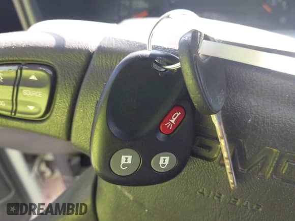 2007 GMC Sierra 1500 SLE1 with VIN 1GTEC19Z87Z100728, listed as a IAAI auction lot 42611082 with 174,212 mi miles and . Bid and sale history available at DreamBid. Image 11.