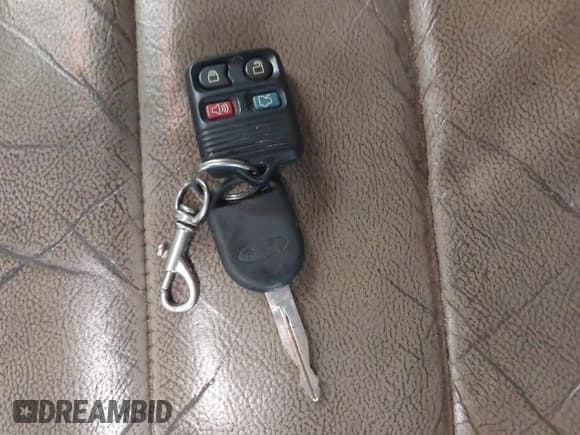 ✅ 2005 Ford Explorer Limited • VIN: 1FMDU75W05ZA24471 • Lot: 42312449. Wystawiony na IAAI z przebiegiem 151 392 mil. Bezpłatny archiwum sprzedaży aukcyjnych z USA i szczegółowy raport historii pojazdu na DreamBid. Zdjęcie 11.