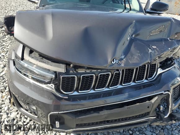 ✅ 2022 Jeep Grand Cherokee Overland • VIN: 1C4RJJDG0N8517132 • Lot: 68443865. Listed on Copart with 51,985 mi. Free auction sales archive from the USA and detailed vehicle history report at DreamBid. Image 12.