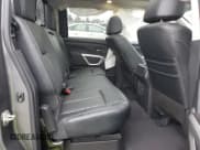 ✅ 2021 Nissan Titan SL • VIN: 1N6AA1ED9MN505396 • Lot: 75060034. Wystawiony na Copart z przebiegiem 35 618 mil. Bezpłatny archiwum sprzedaży aukcyjnych z USA i szczegółowy raport historii pojazdu na DreamBid. Zdjęcie 10.