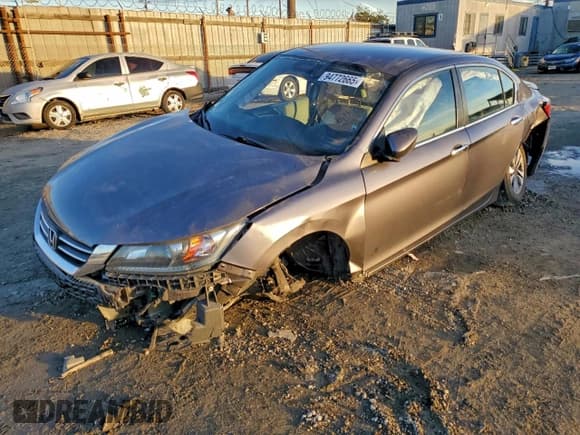 ✅ 2014 Honda Accord LX • VIN: 1HGCR2F33EA265742 • Лот: 94772665. Опубликован ранее на Copart с пробегом 79 518 миль. Бесплатный доступ к архиву аукционных продаж из США и подробный отчёт об истории автомобиля на DreamBid. Изображение 1.