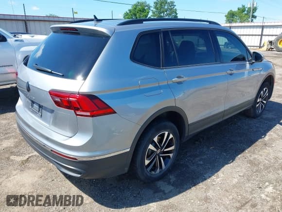 ✅ 2022 Volkswagen Tiguan S • VIN: 3VV1B7AX3NM021594 • Лот: 42152549. Опубликован ранее на IAAI с пробегом 42 521 миль. Бесплатный доступ к архиву аукционных продаж из США и подробный отчёт об истории автомобиля на DreamBid. Изображение 4.