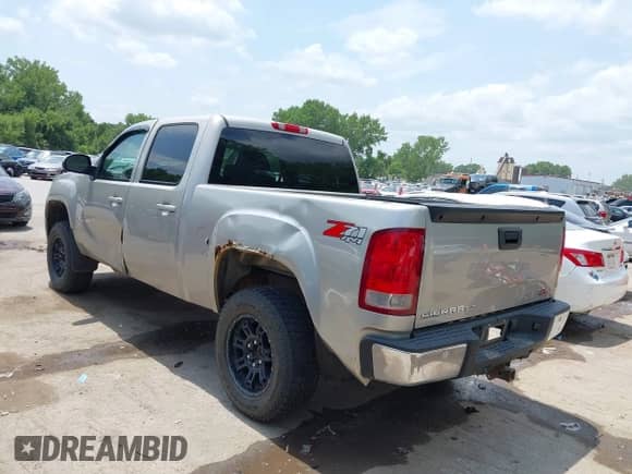 ✅ 2008 GMC Sierra 1500 SLT • VIN: 3GTEK13J18G217512 • Lot: 42668985. Listed on IAAI with 258,854 mi. Free auction sales archive from the USA and detailed vehicle history report at DreamBid. Image 3.