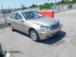✅ 2001 Mercedes-Benz C 230/260/280/320 • VIN: WDBRF64J81F096100 • Lot: 43096535. Wystawiony na IAAI z przebiegiem 80 917 mil. Bezpłatny archiwum sprzedaży aukcyjnych z USA i szczegółowy raport historii pojazdu na DreamBid. Zdjęcie 1.