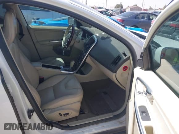 ✅ 2012 Volvo XC60 3.2L • VIN: YV4952DL3C2344789 • Lot: 41807917. Listed on IAAI with 235,939 mi. Free auction sales archive from the USA and detailed vehicle history report at DreamBid. Image 5.