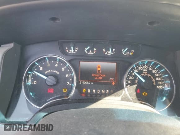 ✅ 2011 Ford F-150 XL • VIN: 1FTFX1ET3BKD98262 • Lot: 91850095. Wystawiony na Copart z przebiegiem 219 308 mil. Bezpłatny archiwum sprzedaży aukcyjnych z USA i szczegółowy raport historii pojazdu na DreamBid. Zdjęcie 9.