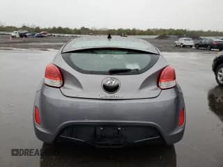 ✅ 2012 Hyundai Veloster w/Red Int • VIN: KMHTC6AD3CU044253 • Lot: 83989944. Wystawiony na Copart z przebiegiem 105 960 mil. Bezpłatny archiwum sprzedaży aukcyjnych z USA i szczegółowy raport historii pojazdu na DreamBid. Zdjęcie 6.