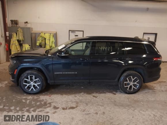 ✅ 2024 Jeep Grand Cherokee Limited • VIN: 1C4RJKBG7R8570795 • Lot: 43644479. Wystawiony na IAAI z przebiegiem 16 742 mil. Bezpłatny archiwum sprzedaży aukcyjnych z USA i szczegółowy raport historii pojazdu na DreamBid. Zdjęcie 14.
