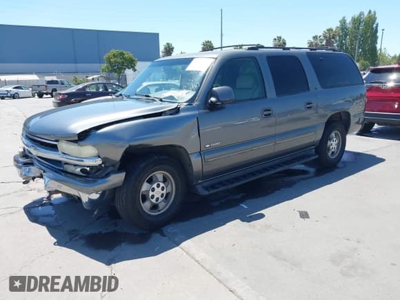 ✅ 2000 Chevrolet Suburban LS • VIN: 3GNFK16T3YG150971 • Лот: 42333901. Опубликован ранее на IAAI с пробегом 221 712 миль. Бесплатный доступ к архиву аукционных продаж из США и подробный отчёт об истории автомобиля на DreamBid. Изображение 2.