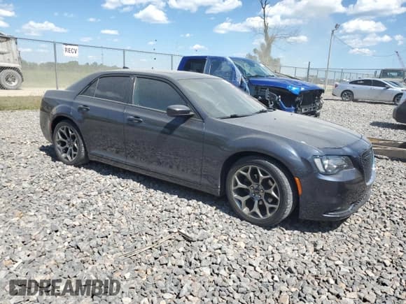 ✅ 2016 Chrysler 300 S • VIN: 2C3CCABG4GH252929 • Lot: 71034715. Listed on Copart with 91,371 mi. Free auction sales archive from the USA and detailed vehicle history report at DreamBid. Image 4.
