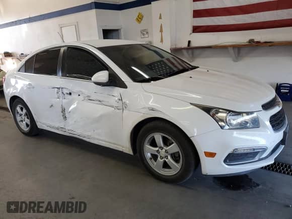 2015 Chevrolet Cruze LT z VIN 1G1PC5SB1F7130928, wystawiony jako Copart lot #84561045 z przebiegiem 106 370 mil mil oraz Szkoda całkowita • Salvage title. Historia ofert i sprzedaży dostępna na DreamBid. Obrazek 4.