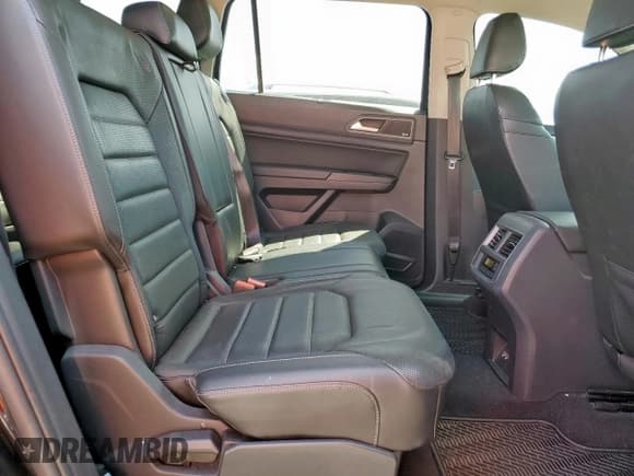 ✅ 2019 Volkswagen Atlas SEL Premium • VIN: 1V2NR2CA5KC584858 • Lot: 85279905. Wystawiony na Copart z przebiegiem 80 859 mil. Bezpłatny archiwum sprzedaży aukcyjnych z USA i szczegółowy raport historii pojazdu na DreamBid. Zdjęcie 11.