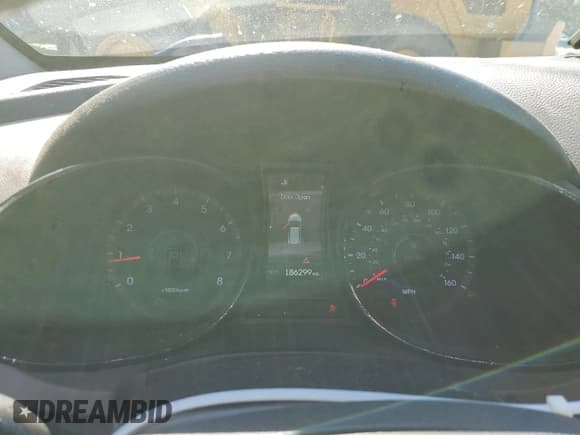 ✅ 2016 Hyundai Santa Fe • VIN: 5XYZU3LB3GG316622 • Лот: 82514195. Опубликован ранее на Copart с пробегом 186 299 миль. Бесплатный доступ к архиву аукционных продаж из США и подробный отчёт об истории автомобиля на DreamBid. Изображение 9.