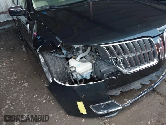 ✅ 2010 Lincoln MKZ • VIN: 3LNHL2GC1AR603283 • Lot: 42437292. Listed on IAAI with 89,121 mi. Free auction sales archive from the USA and detailed vehicle history report at DreamBid. Image 18.