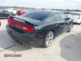✅ 2014 Dodge Charger SXT • VIN: 2C3CDXHG0EH161158 • Lot: 43518170. Wystawiony na IAAI z przebiegiem 111 657 mil. Bezpłatny archiwum sprzedaży aukcyjnych z USA i szczegółowy raport historii pojazdu na DreamBid. Zdjęcie 4.
