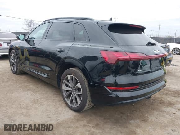 ✅ 2021 Audi e-tron Premium Plus • VIN: WA1LAAGEXMB019208 • Lot: 41725933. Listed on IAAI with 51,565 mi. Free auction sales archive from the USA and detailed vehicle history report at DreamBid. Image 3.