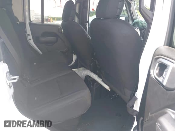 ✅ 2021 Jeep Gladiator Sport S • VIN: 1C6HJTAG2ML582014 • Lot: 42646160. Wystawiony na IAAI z przebiegiem Nie podano. Bezpłatny archiwum sprzedaży aukcyjnych z USA i szczegółowy raport historii pojazdu na DreamBid. Zdjęcie 8.