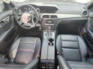 ✅ 2013 Mercedes-Benz C 300 Sport • VIN: WDDGF8AB6DR283491 • Lot: 71038585. Wystawiony na Copart z przebiegiem 126 719 mil. Bezpłatny archiwum sprzedaży aukcyjnych z USA i szczegółowy raport historii pojazdu na DreamBid. Zdjęcie 8.