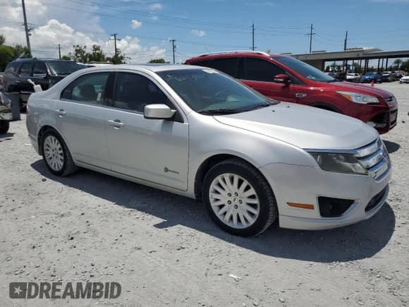 ✅ 2010 Ford Fusion Hybrid • VIN: 3FADP0L39AR182968 • Lot: 66120535. Wystawiony na Copart z przebiegiem 105 952 mil. Bezpłatny archiwum sprzedaży aukcyjnych z USA i szczegółowy raport historii pojazdu na DreamBid. Zdjęcie 4.