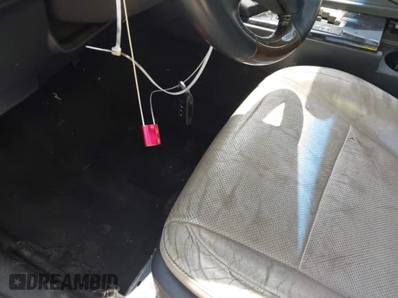 ✅ 2013 Lexus ES 250 • VIN: JTHBK1GG6D2082739 • Lot: 42694234. Listed on IAAI with 145,416 mi. Free auction sales archive from the USA and detailed vehicle history report at DreamBid. Image 11.