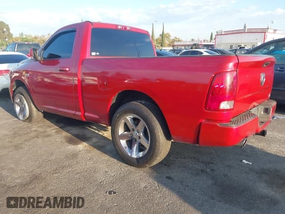 ✅ 2010 Dodge 1500 ST • VIN: 3D7JB1ET7AG157051 • Lot: 43241910. Wystawiony na IAAI z przebiegiem 176 362 mil. Bezpłatny archiwum sprzedaży aukcyjnych z USA i szczegółowy raport historii pojazdu na DreamBid. Zdjęcie 3.