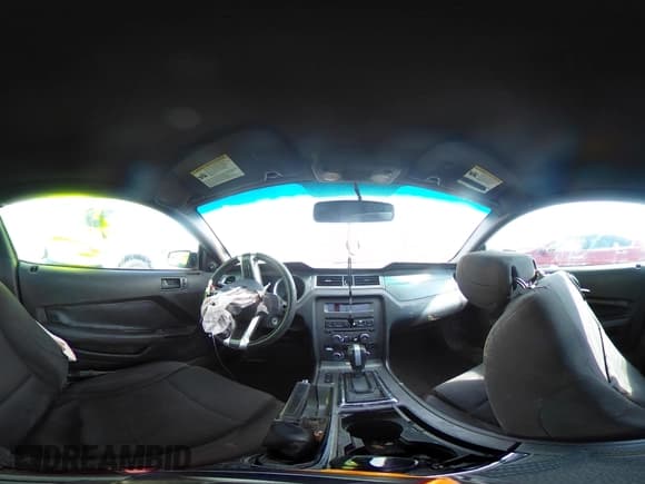 ✅ 2013 Ford Mustang V6 • VIN: 1ZVBP8AM9D5215953 • Лот: 43528480. Опубликован ранее на IAAI с пробегом 240 453 миль. Бесплатный доступ к архиву аукционных продаж из США и подробный отчёт об истории автомобиля на DreamBid. Изображение 21.