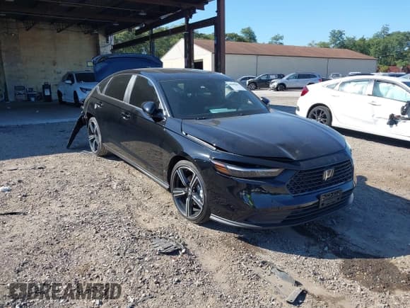 ✅ 2025 Honda Accord Sport • VIN: 1HGCY2F51SA037111 • Lot: 43347857. Wystawiony na IAAI z przebiegiem 4 616 mil. Bezpłatny archiwum sprzedaży aukcyjnych z USA i szczegółowy raport historii pojazdu na DreamBid. Zdjęcie 1.