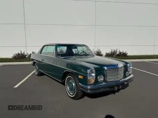 ✅ 1970 Mercedes-Benz 250 • VIN: 11402312002052 • Лот: 85952865. Опубликован ранее на Copart с пробегом 90 370 миль. Бесплатный доступ к архиву аукционных продаж из США и подробный отчёт об истории автомобиля на DreamBid. Изображение 1.