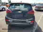 2017 Chevrolet Bolt EV LT z VIN 1G1FW6S05H4187421, wystawiony jako Copart lot #46717014 z przebiegiem 69 451 mil mil oraz . Historia ofert i sprzedaży dostępna na DreamBid. Obrazek 6.