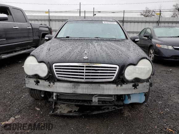 ✅ 2001 Mercedes-Benz C 230/260/280/320 • VIN: WDBRF61J11F095259 • Lot: 81670594. Wystawiony na Copart z przebiegiem 171 208 mil. Bezpłatny archiwum sprzedaży aukcyjnych z USA i szczegółowy raport historii pojazdu na DreamBid. Zdjęcie 5.
