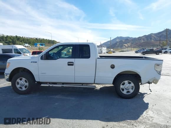 ✅ 2014 Ford F-150 XL • VIN: 1FTFX1CT4EFA32245 • Lot: 41653333. Wystawiony na IAAI z przebiegiem 179 197 mil. Bezpłatny archiwum sprzedaży aukcyjnych z USA i szczegółowy raport historii pojazdu na DreamBid. Zdjęcie 15.