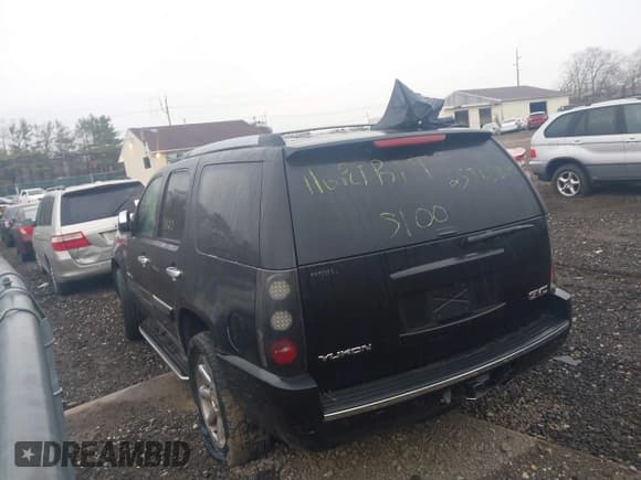 ✅ 2007 GMC Yukon Denali • VIN: 1GKFK63807J387361 • Лот: 42033919. Опубликован ранее на IAAI с пробегом Не указан. Бесплатный доступ к архиву аукционных продаж из США и подробный отчёт об истории автомобиля на DreamBid. Изображение 13.