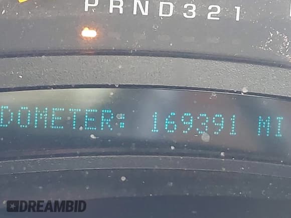 ✅ 2006 Chevrolet Silverado 2500HD Work Truck • VIN: 1GCHK29U96E100527 • Lot: 42870852. Wystawiony na IAAI z przebiegiem 169 391 mil. Bezpłatny archiwum sprzedaży aukcyjnych z USA i szczegółowy raport historii pojazdu na DreamBid. Zdjęcie 16.