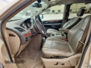 ✅ 2014 Chrysler Town & Country Touring • VIN: 2C4RC1BG7ER149131 • Лот: 90408095. Опубликован ранее на Copart с пробегом 177 948 миль. Бесплатный доступ к архиву аукционных продаж из США и подробный отчёт об истории автомобиля на DreamBid. Изображение 7.