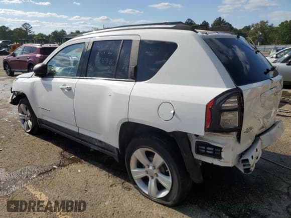 ✅ 2011 Jeep Compass • VIN: 1J4NT1FA1BD165502 • Лот: 84660624. Опубликован ранее на Copart с пробегом 44 117 миль. Бесплатный доступ к архиву аукционных продаж из США и подробный отчёт об истории автомобиля на DreamBid. Изображение 2.