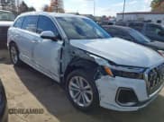 ✅ 2025 Audi Q7 Premium Plus • VIN: WA1LCBF77SD006792 • Лот: 40974266. Опубликован ранее на IAAI с пробегом 6 554 миль. Бесплатный доступ к архиву аукционных продаж из США и подробный отчёт об истории автомобиля на DreamBid. Изображение 1.