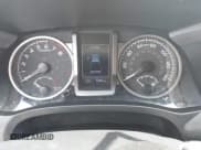 ✅ 2023 Toyota Tacoma SR • VIN: 3TYCZ5AN5PT177682 • Lot: 39637353. Wystawiony na IAAI z przebiegiem 5 382 mil. Bezpłatny archiwum sprzedaży aukcyjnych z USA i szczegółowy raport historii pojazdu na DreamBid. Zdjęcie 7.