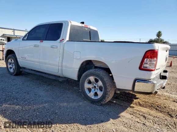 ✅ 2020 Ram 1500 Big Horn • VIN: 1C6RREBT0LN294824 • Lot: 90731825. Wystawiony na Copart z przebiegiem 121 038 mil. Bezpłatny archiwum sprzedaży aukcyjnych z USA i szczegółowy raport historii pojazdu na DreamBid. Zdjęcie 2.