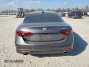 ✅ 2017 Alfa Romeo Giulia Ti • VIN: ZARFAECNXH7549323 • Лот: 92287995. Опубликован ранее на Copart с пробегом 88 534 миль. Бесплатный доступ к архиву аукционных продаж из США и подробный отчёт об истории автомобиля на DreamBid. Изображение 6.