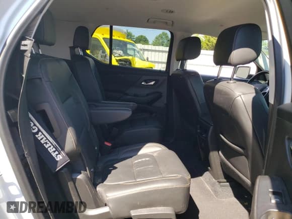 ✅ 2021 Chevrolet Traverse LT • VIN: 1GNEVHKW9MJ235799 • Lot: 62267434. Wystawiony na Copart z przebiegiem 54 602 mil. Bezpłatny archiwum sprzedaży aukcyjnych z USA i szczegółowy raport historii pojazdu na DreamBid. Zdjęcie 11.