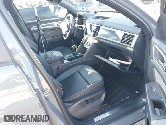 ✅ 2023 Volkswagen Atlas 2.0T SEL R-Line Black • VIN: 1V2SC2CA7PC228133 • Lot: 41306723. Listed on IAAI with 21,895 mi. Free auction sales archive from the USA and detailed vehicle history report at DreamBid. Image 5.
