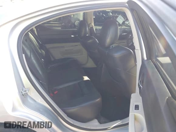 ✅ 2007 Dodge Charger R/T • VIN: 2B3KA53H07H851307 • Лот: 43213716. Опубликован ранее на IAAI с пробегом 181 001 миль. Бесплатный доступ к архиву аукционных продаж из США и подробный отчёт об истории автомобиля на DreamBid. Изображение 8.