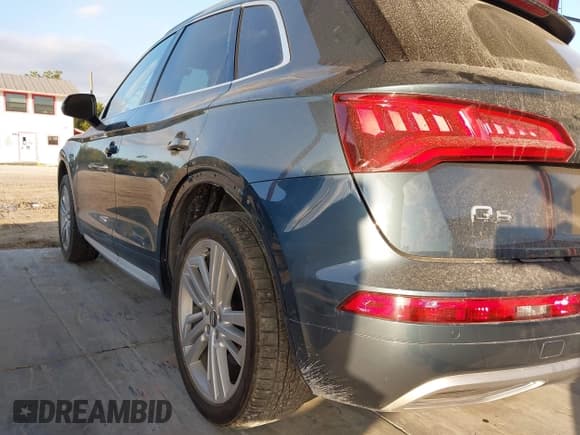 ✅ 2018 Audi Q5 Premium Plus • VIN: WA1BNAFY9J2013326 • Lot: 43729439. Listed on IAAI with 47,952 mi. Free auction sales archive from the USA and detailed vehicle history report at DreamBid. Image 19.