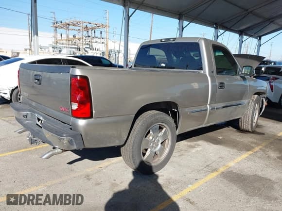 ✅ 2002 GMC Sierra 1500 SL • VIN: 1GTEC14V42Z216330 • Lot: 43535874. Listed on IAAI with 152,947 mi. Free auction sales archive from the USA and detailed vehicle history report at DreamBid. Image 4.