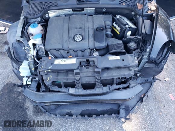 ✅ 2013 Volkswagen Beetle 2.5L • VIN: 3VWJX7AT2DM638283 • Lot: 86241475. Listed on Copart with 90,138 mi. Free auction sales archive from the USA and detailed vehicle history report at DreamBid. Image 11.