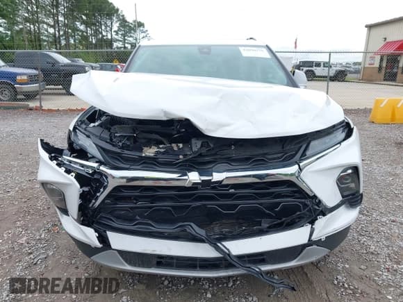 ✅ 2024 Chevrolet Blazer LT • VIN: 3GNKBDRS3RS182739 • Lot: 42090575. Listed on IAAI with 13,005 mi. Free auction sales archive from the USA and detailed vehicle history report at DreamBid. Image 6.