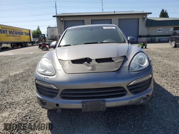 ✅ 2012 Porsche Cayenne S • VIN: WP1AB2A20CLA42132 • Lot: 52365365. Listed on Copart with 171,859 mi. Free auction sales archive from the USA and detailed vehicle history report at DreamBid. Image 5.
