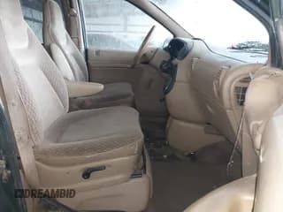 ✅ 1998 Dodge Caravan • VIN: 2B4GP25R4WR724105 • Lot: 43292275. Wystawiony na IAAI z przebiegiem 214 897 mil. Bezpłatny archiwum sprzedaży aukcyjnych z USA i szczegółowy raport historii pojazdu na DreamBid. Zdjęcie 5.