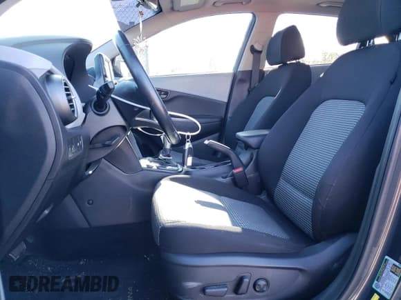 ✅ 2019 Hyundai Kona SEL • VIN: KM8K6CAA0KU325187 • Лот: 74031313. Опубликован ранее на Copart с пробегом 41 110 миль. Бесплатный доступ к архиву аукционных продаж из США и подробный отчёт об истории автомобиля на DreamBid. Изображение 7.