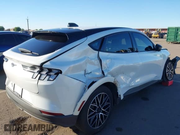 ✅ 2025 Ford Mustang Mach-E Premium • VIN: 3FMTK3R41SMA26214 • Лот: 43551956. Опубликован ранее на IAAI с пробегом 4 404 миль. Бесплатный доступ к архиву аукционных продаж из США и подробный отчёт об истории автомобиля на DreamBid. Изображение 18.